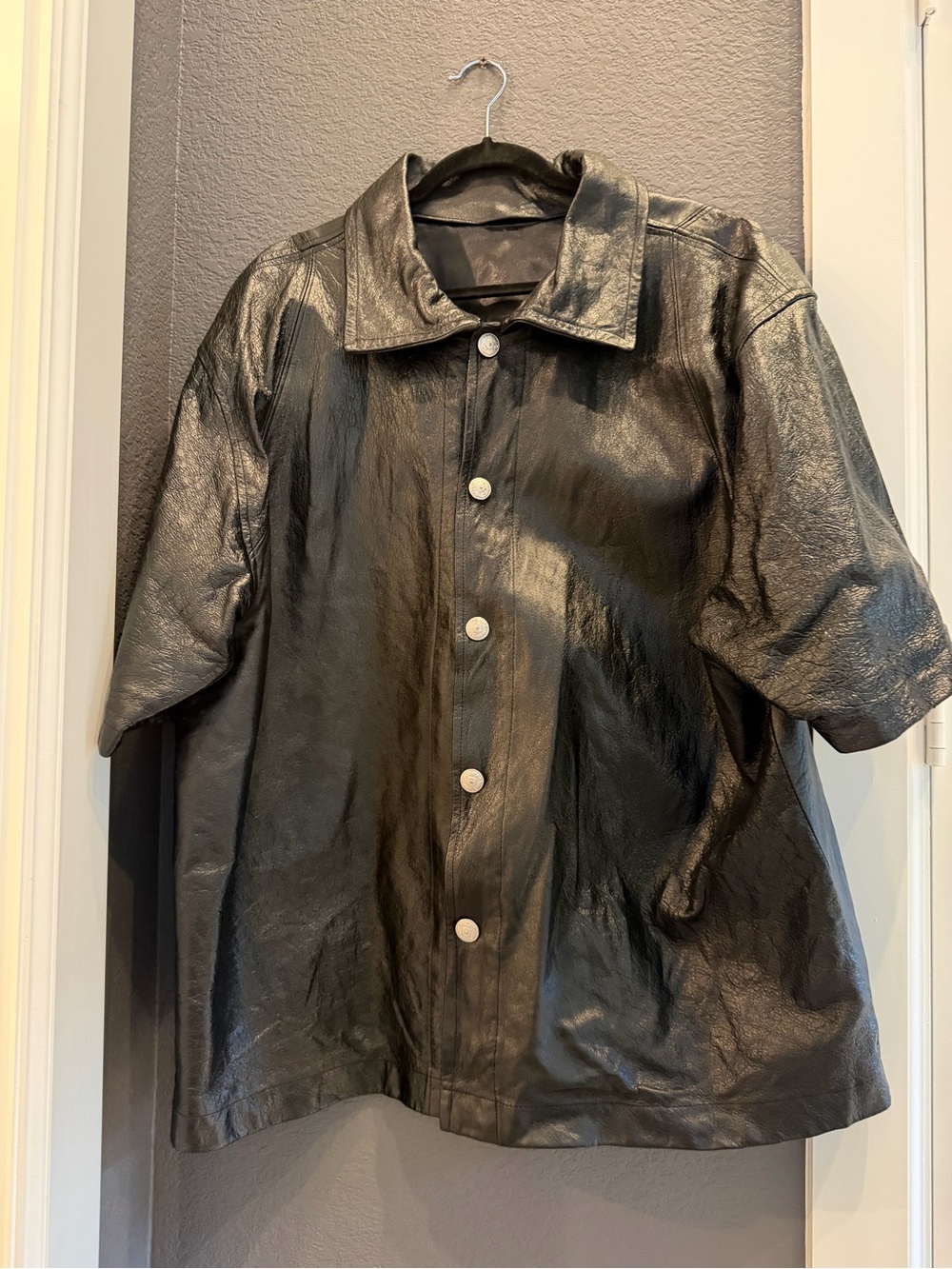 Men's Black Short-Sleeve Faux Leather Shirt Jacket